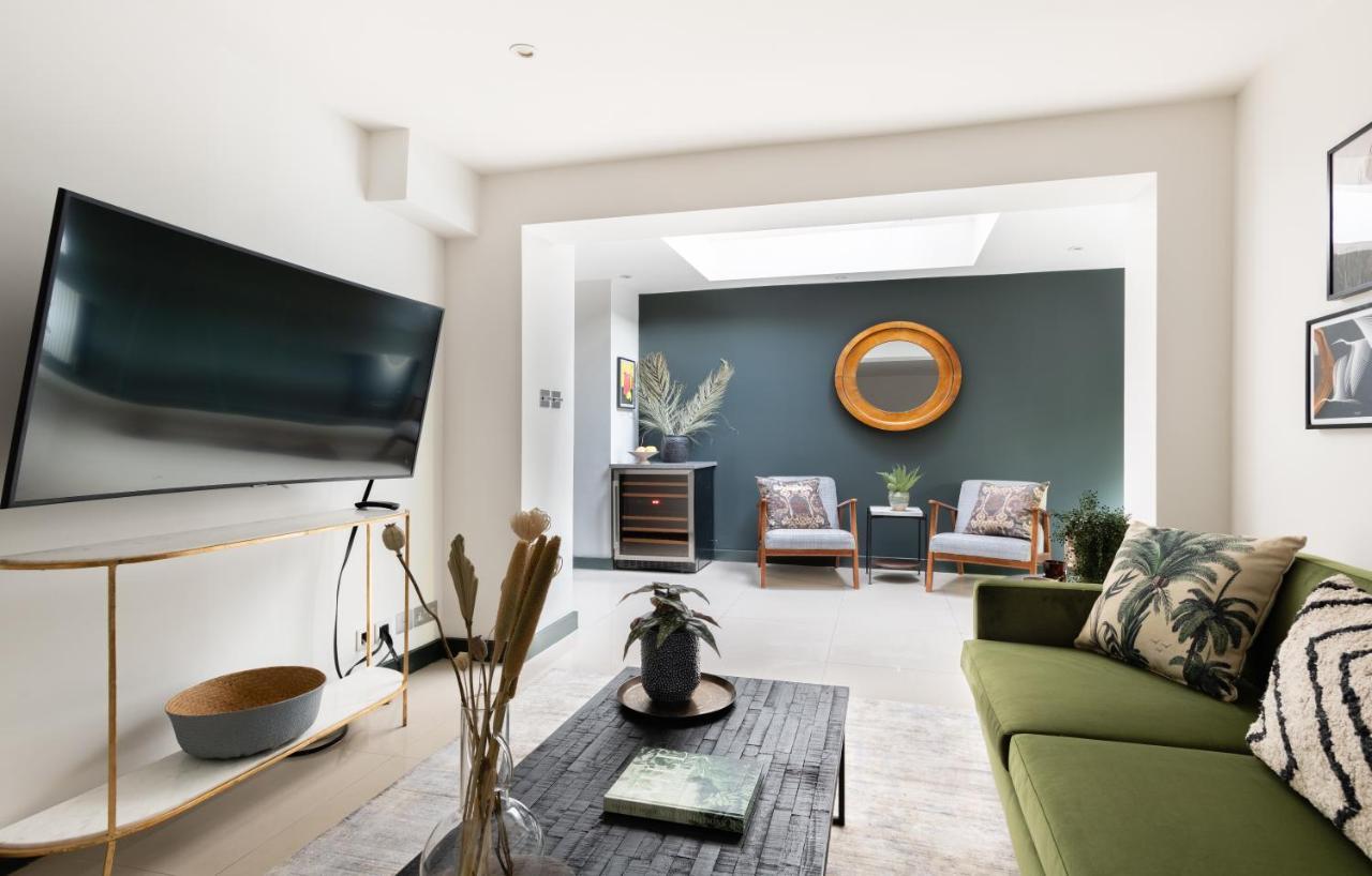 The Heart Of Shepherds Bush - Modern 2Bdr Apartment With Garden Лондон Екстер'єр фото
