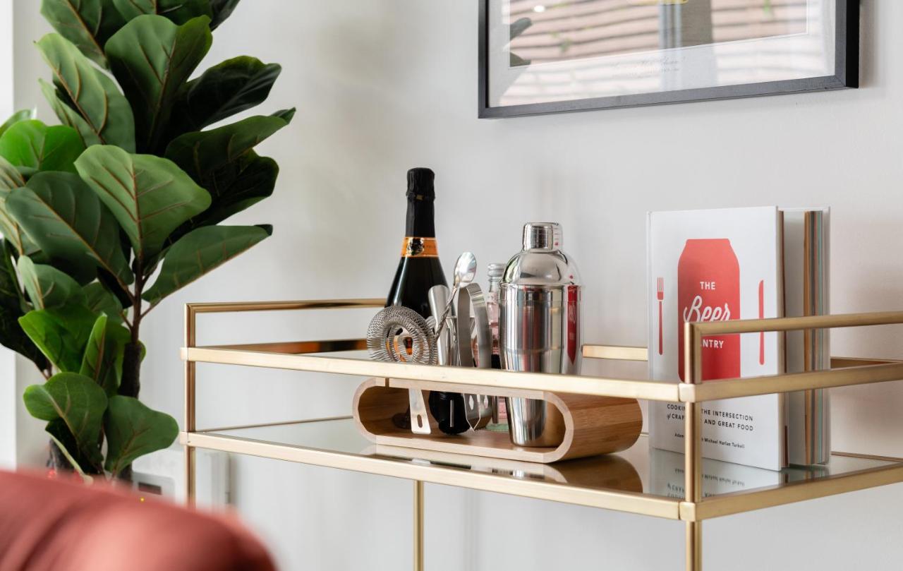 The Heart Of Shepherds Bush - Modern 2Bdr Apartment With Garden Лондон Екстер'єр фото