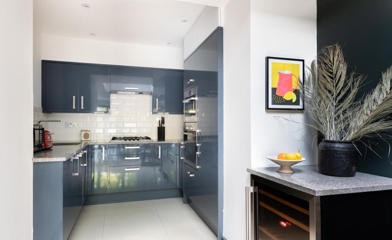 The Heart Of Shepherds Bush - Modern 2Bdr Apartment With Garden Лондон Екстер'єр фото