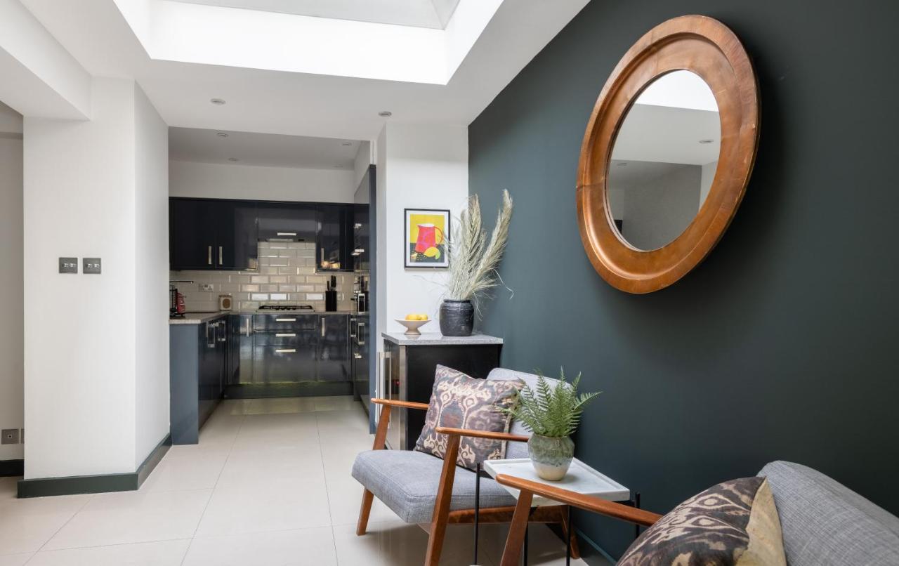 The Heart Of Shepherds Bush - Modern 2Bdr Apartment With Garden Лондон Екстер'єр фото